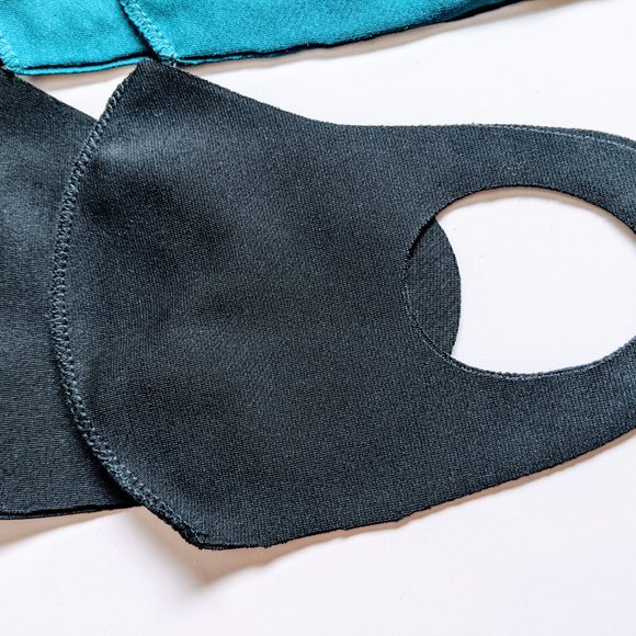 Face Mask Bundle of 8 Neoprene masks - Picture 3 of 3